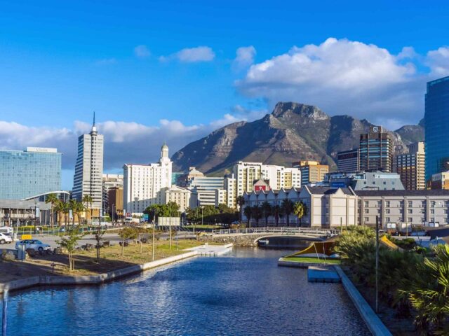 https://theme.codigosimpleweb.com/wp-content/uploads/2018/08/post_capetown_02-640x480.jpg