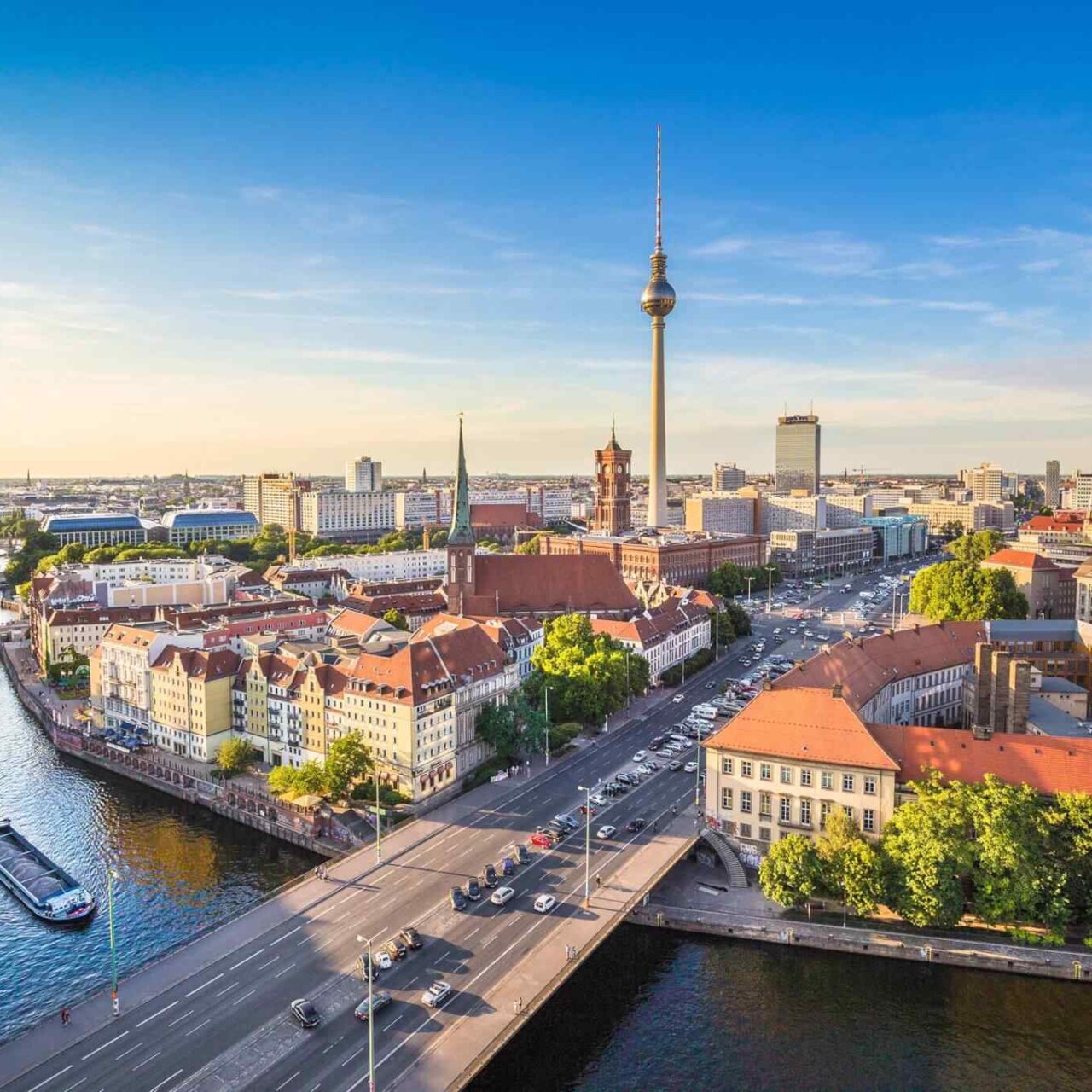 https://theme.codigosimpleweb.com/wp-content/uploads/2018/09/destination-berlin-05-1280x1280.jpg